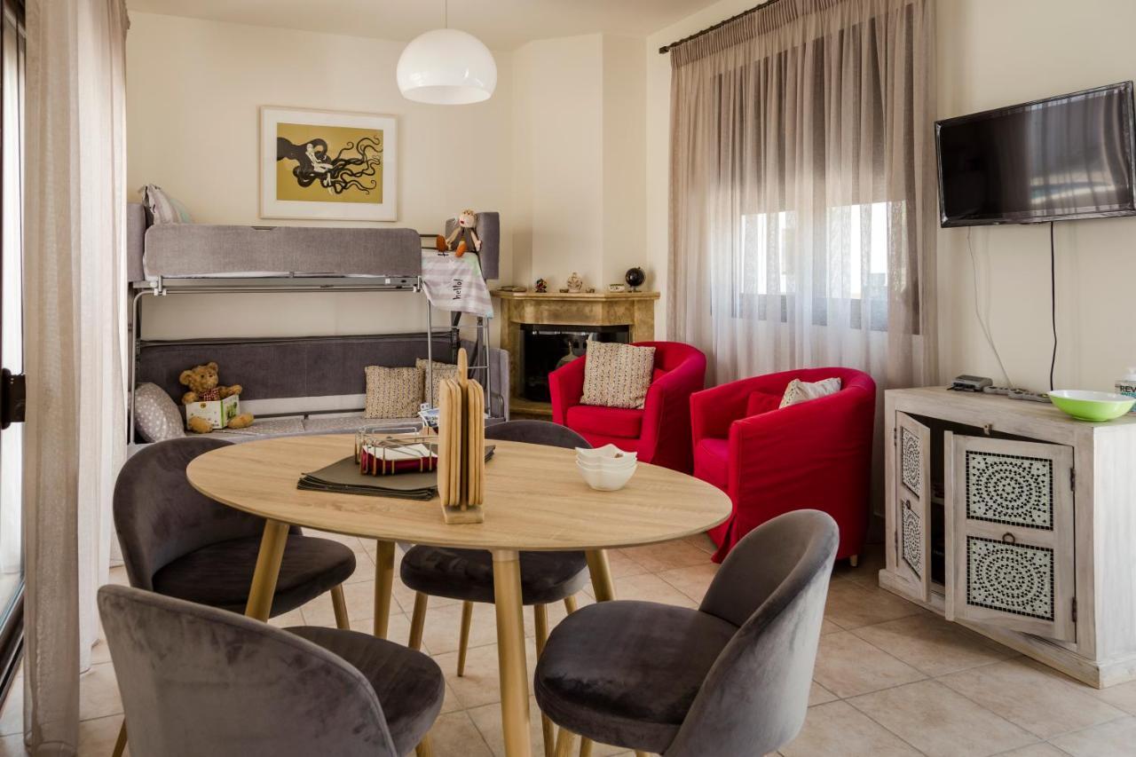 The Corner House At Gennadi Court Villa Exterior foto