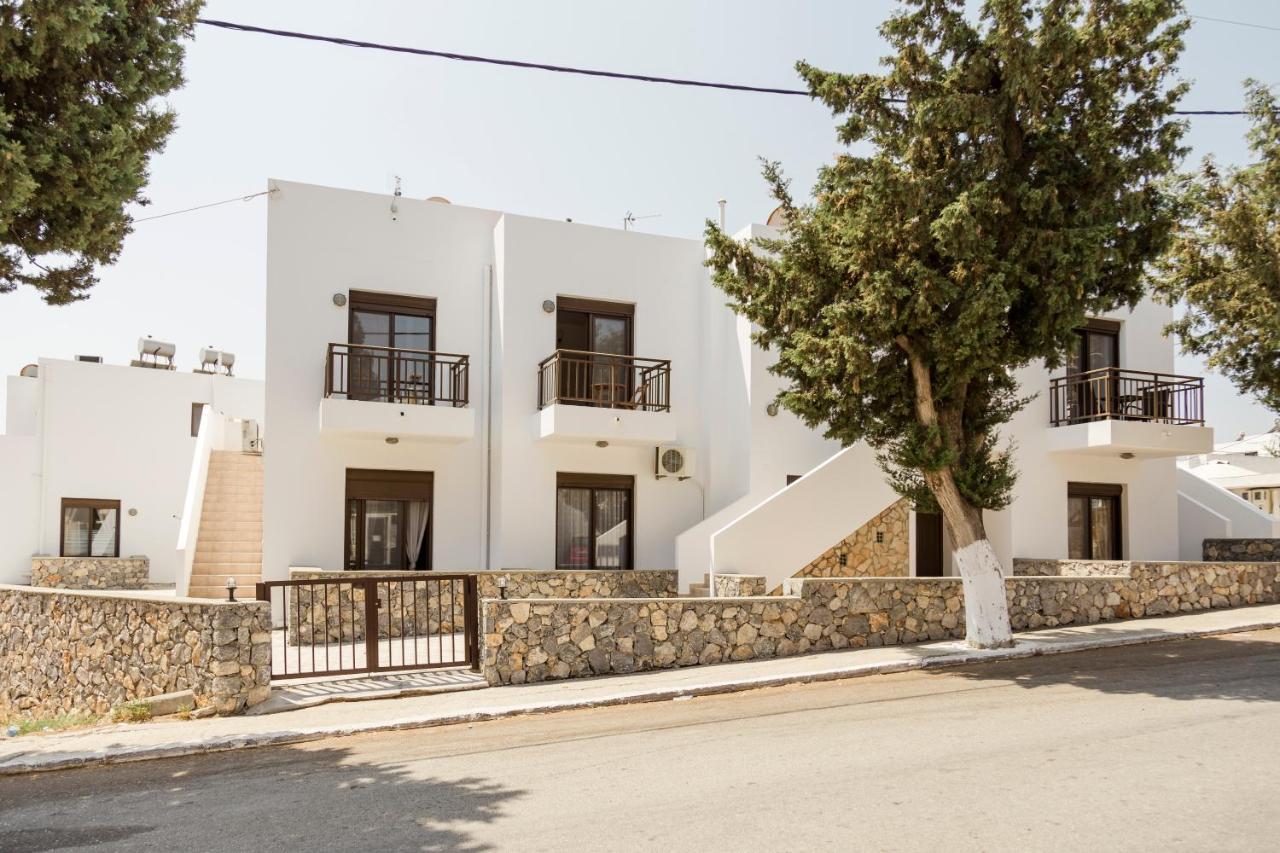 The Corner House At Gennadi Court Villa Exterior foto