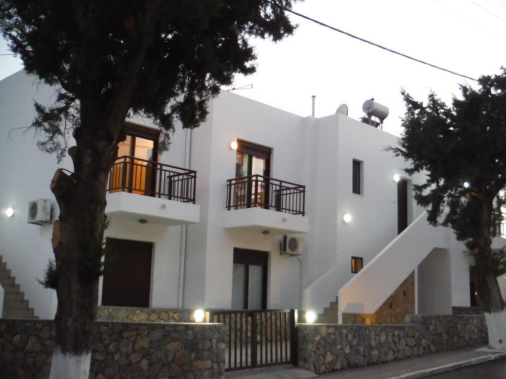 The Corner House At Gennadi Court Villa Exterior foto