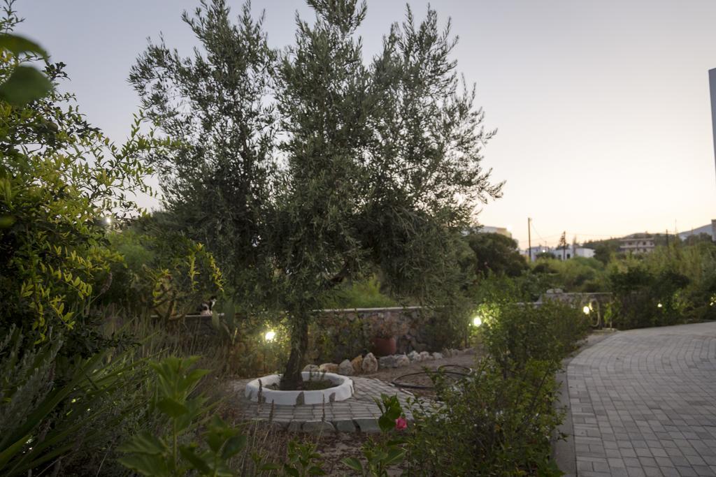 The Corner House At Gennadi Court Villa Exterior foto